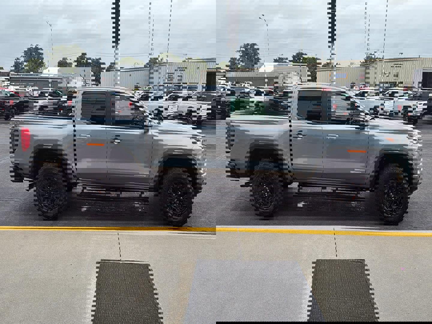 New 2026 GMC Canyon Elevation w/ Convenience Package image 7