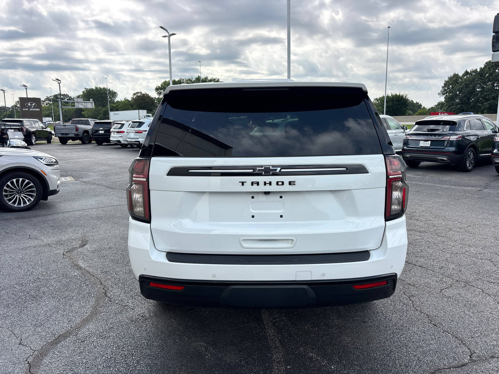 Used 2023 Chevrolet Tahoe Z71 w/ Luxury Package AWD/4WD image 6