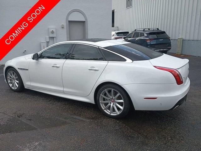 Used 2016 Jaguar XJ R-Sport RWD image 19