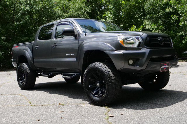 Used 2014 Toyota Tacoma PreRunner w/ SR5 Package RWD image 4