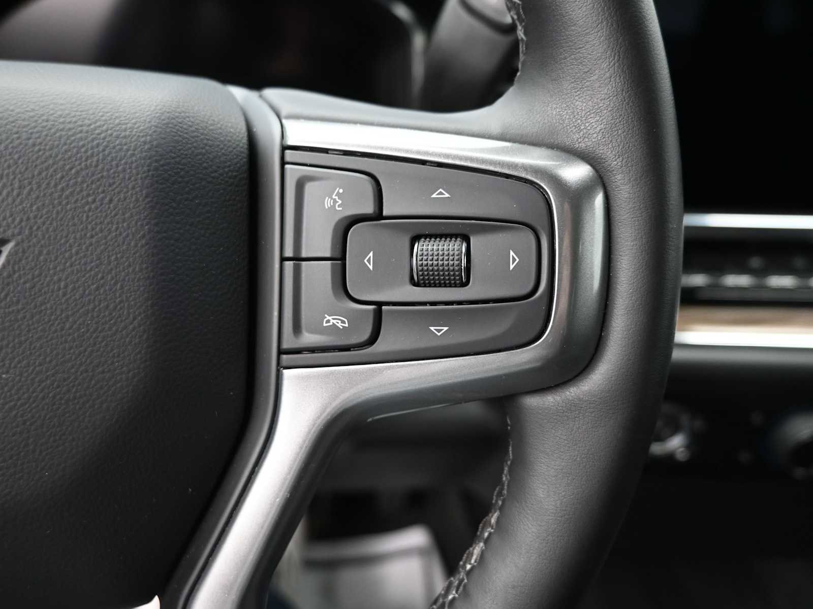 Used 2024 Chevrolet Silverado 1500 LT AWD/4WD image 11