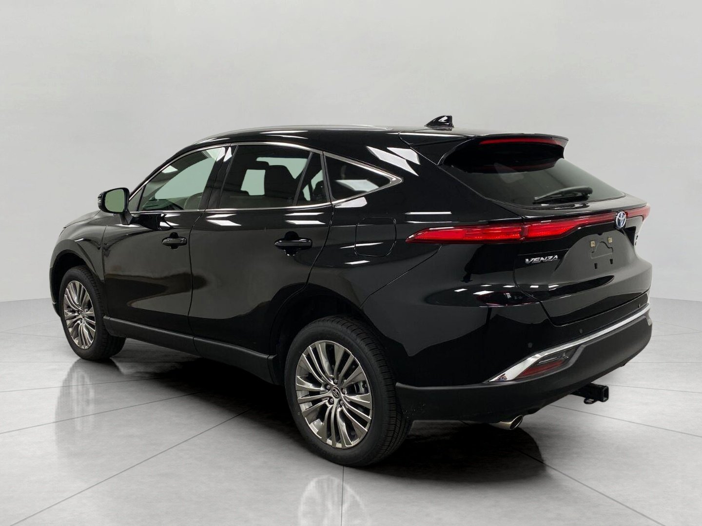 Used 2022 Toyota Venza XLE AWD/4WD image 9
