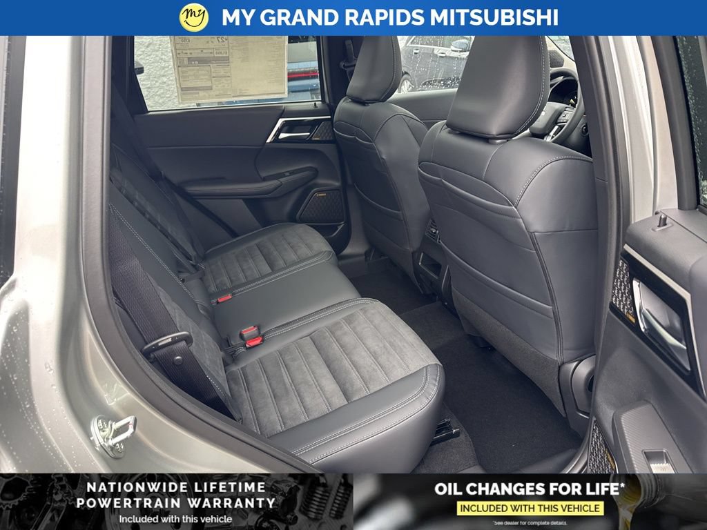 New 2026 Mitsubishi Outlander SE AWD/4WD image 17