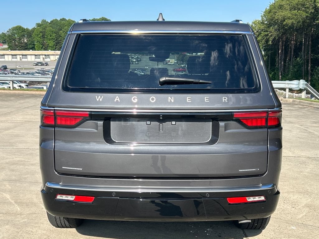 Used 2022 Jeep Wagoneer Series I w/ Premium Group I AWD/4WD image 5