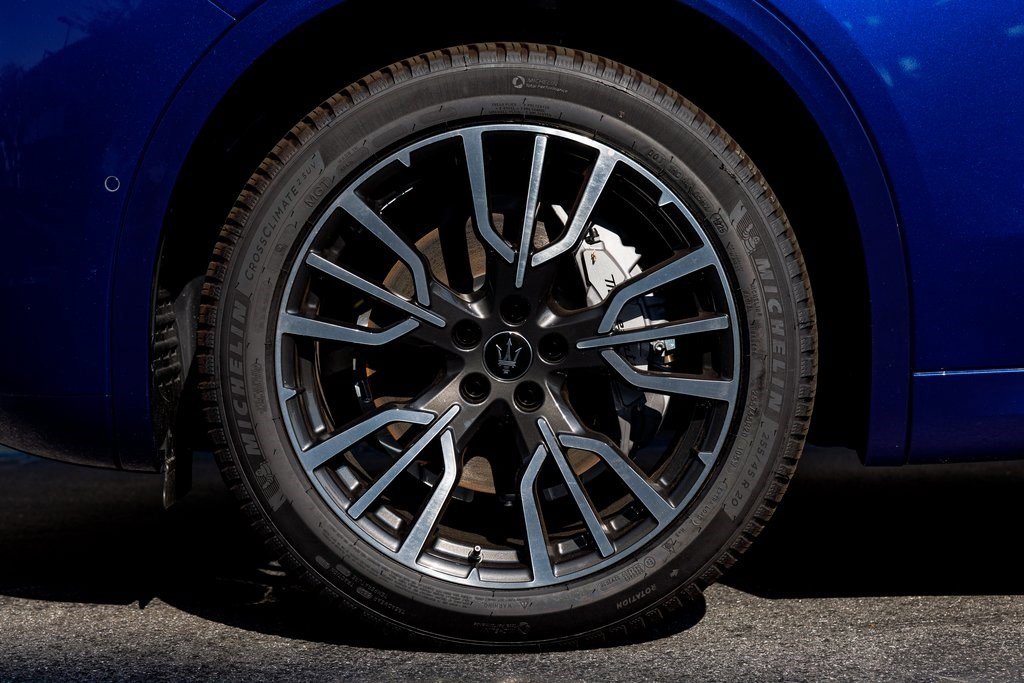 New 2025 Maserati Grecale GT image 14