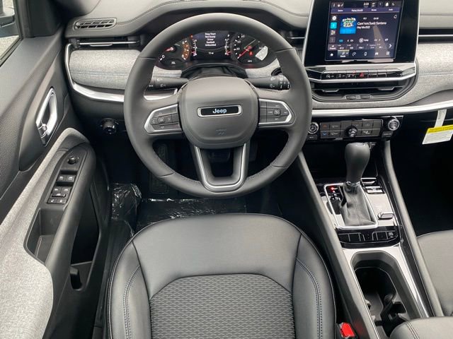 New 2026 Jeep Compass Latitude image 34