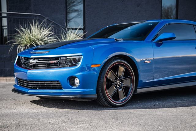 Used 2013 Chevrolet Camaro SS w/ Hot Wheels Special Edition RWD image 62