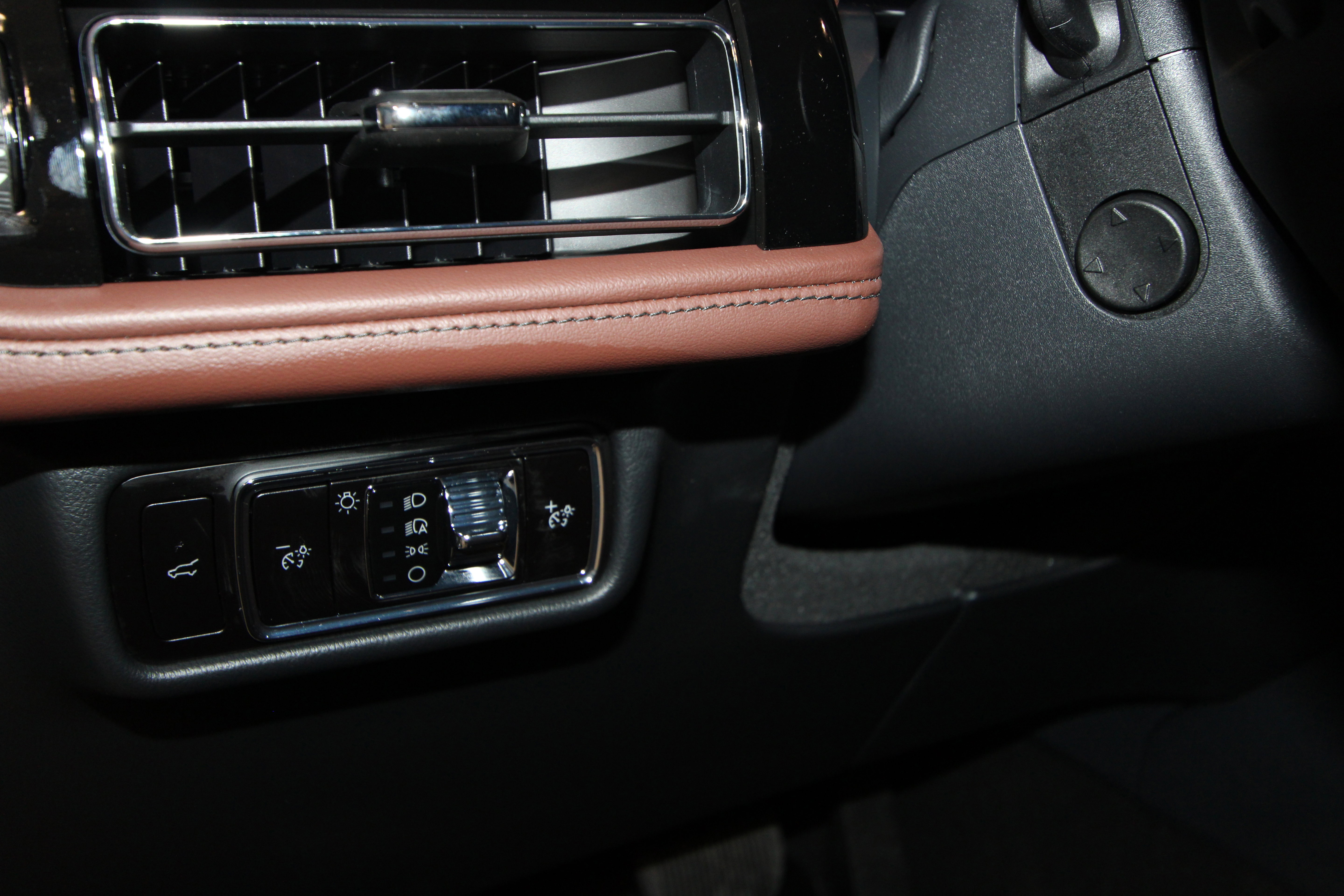 New 2026 Lincoln Aviator Reserve image 8