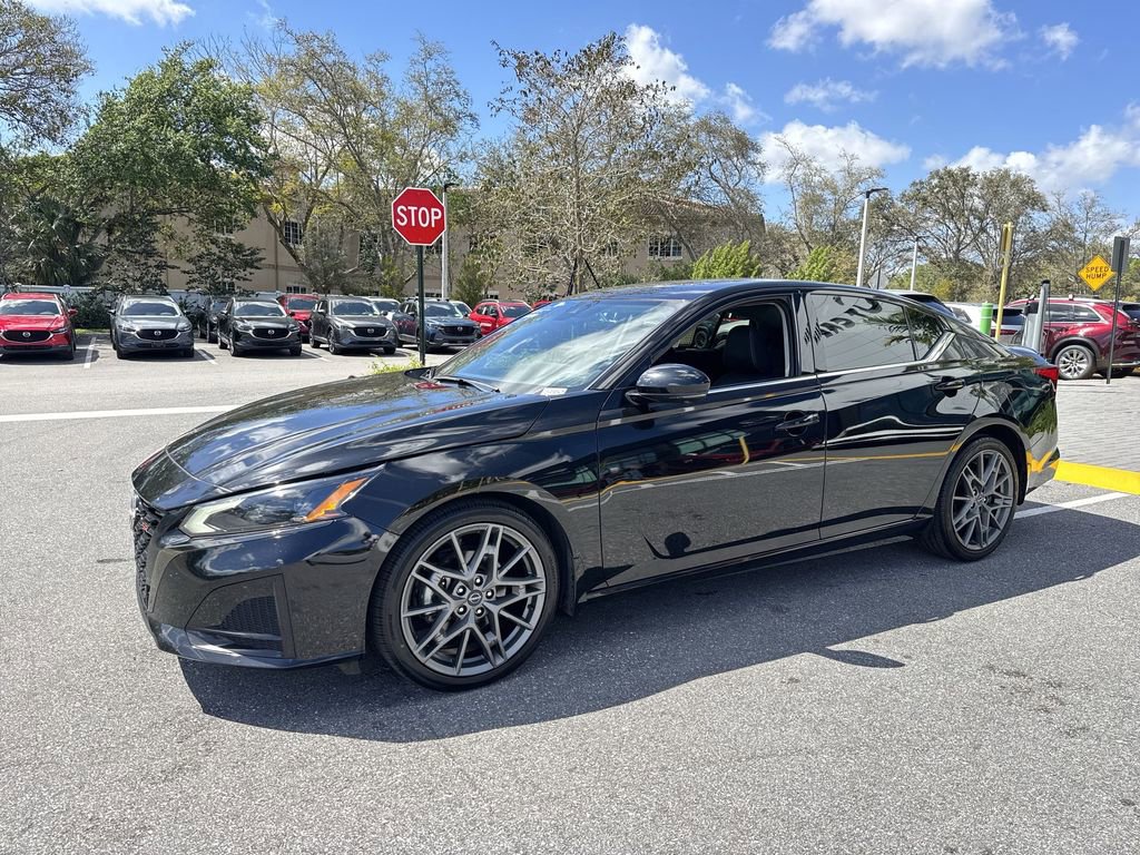 Used 2023 Nissan Altima 2.0 SR image 11