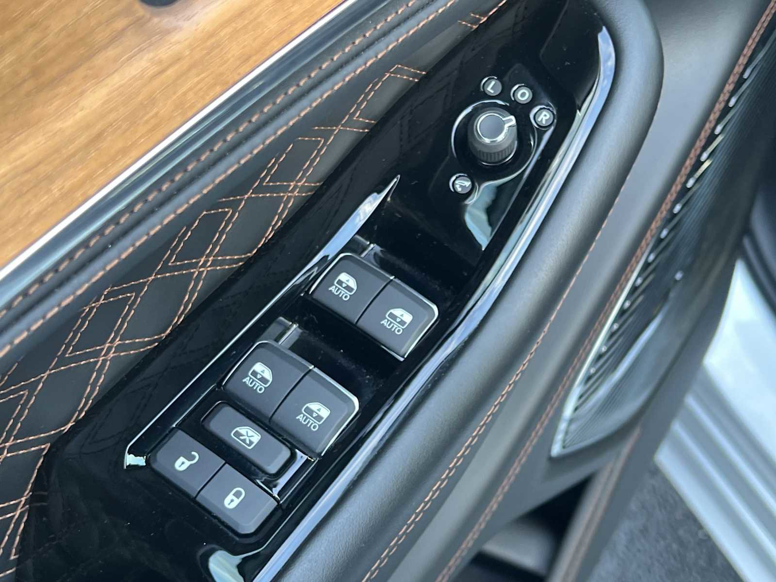 Used 2023 Jeep Grand Cherokee L Summit image 18