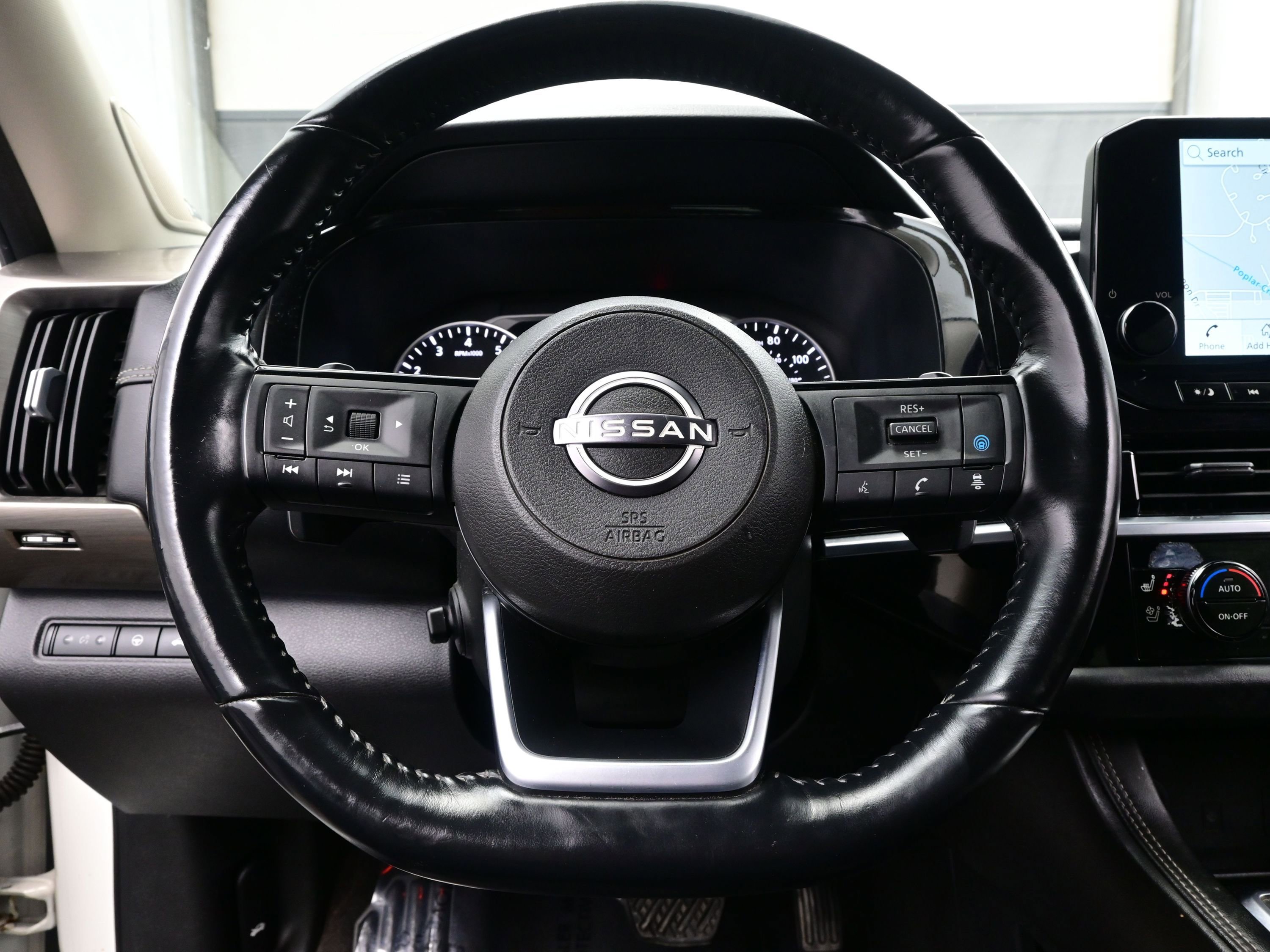Used 2022 Nissan Pathfinder Platinum w/ Cargo Package image 26