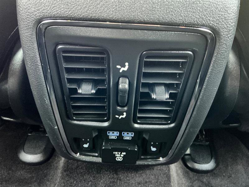 Used 2016 Jeep Grand Cherokee Overland w/ Advanced Technology Group AWD/4WD image 39