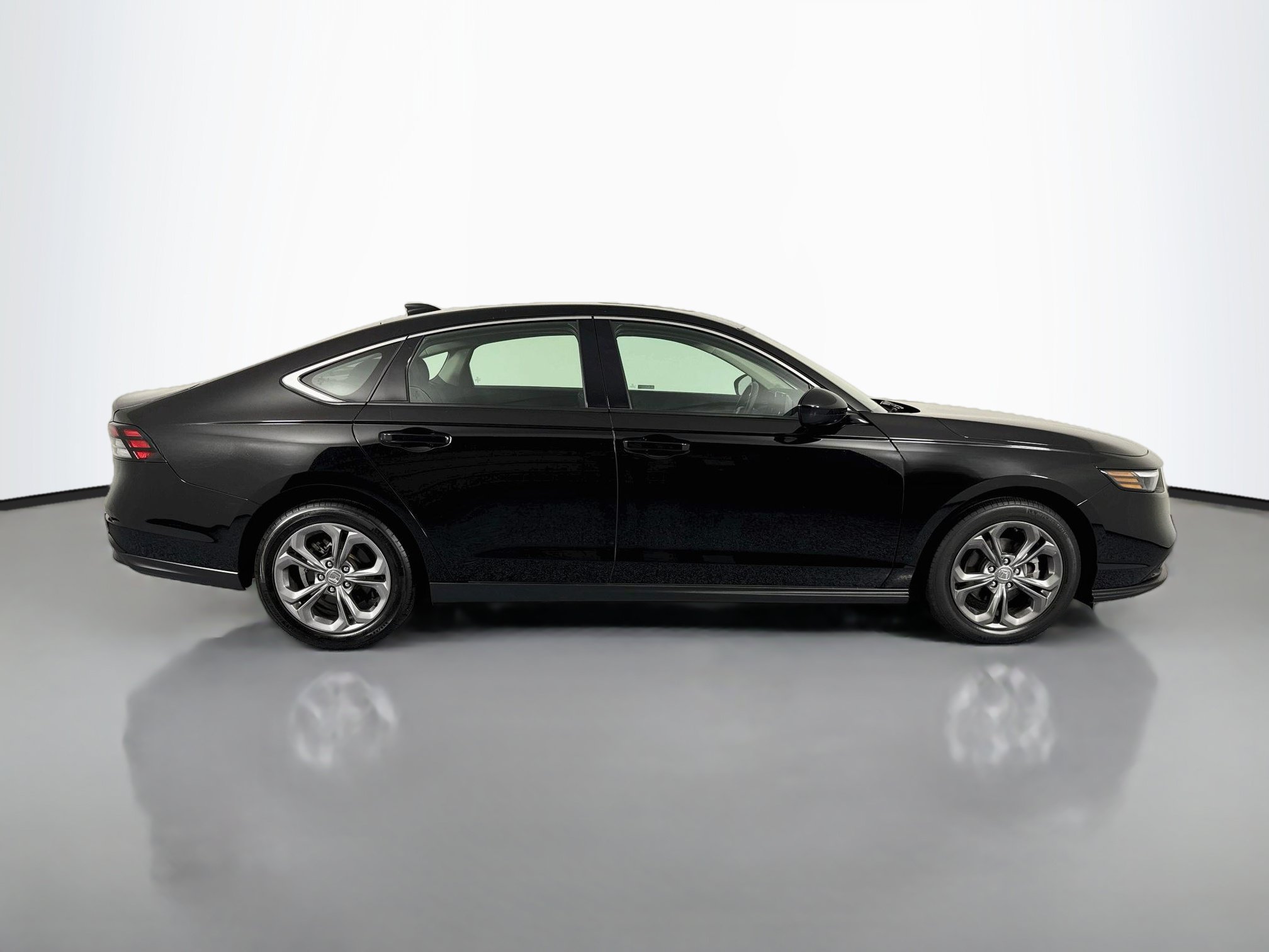 Certified 2024 Honda Accord EX image 4