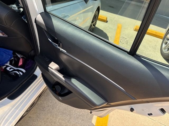 Used 2023 Toyota Camry SE image 18
