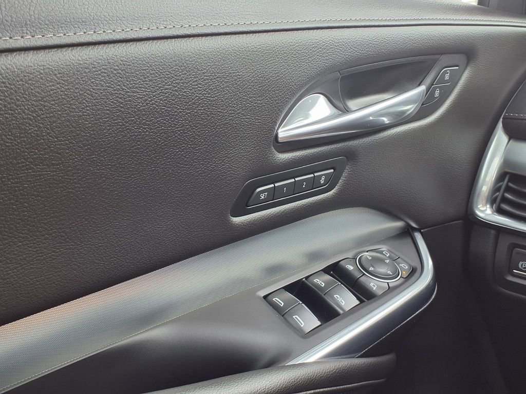 Used 2021 Cadillac XT4 Premium Luxury w/ Cold Weather Package image 21