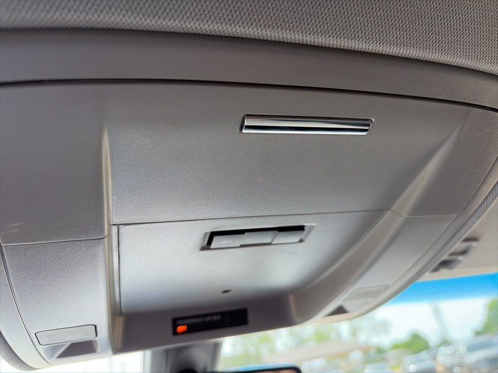 Used 2016 Chevrolet Suburban LS RWD image 21