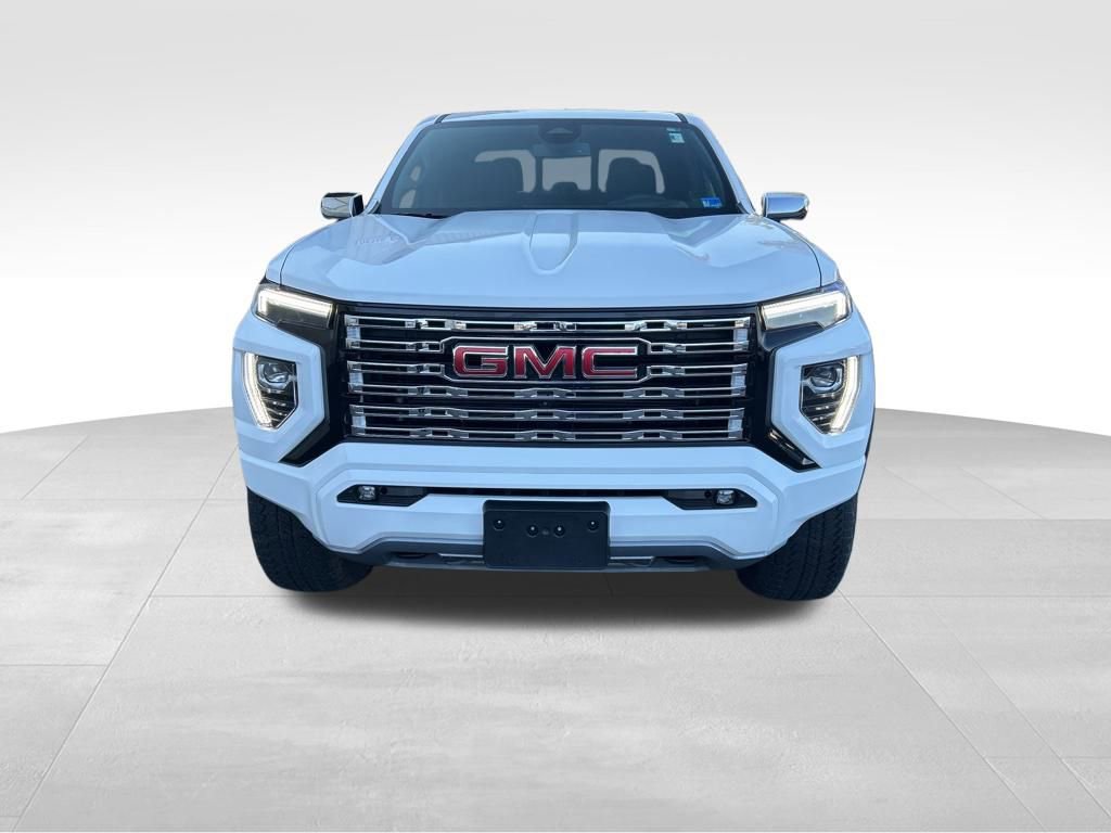 Certified 2025 GMC Canyon Denali image 8
