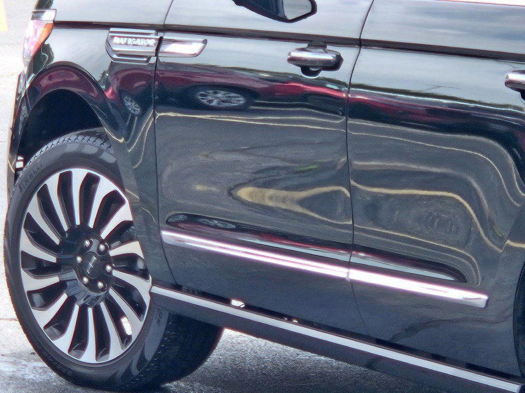 Used 2023 Lincoln Navigator Black Label AWD/4WD image 16