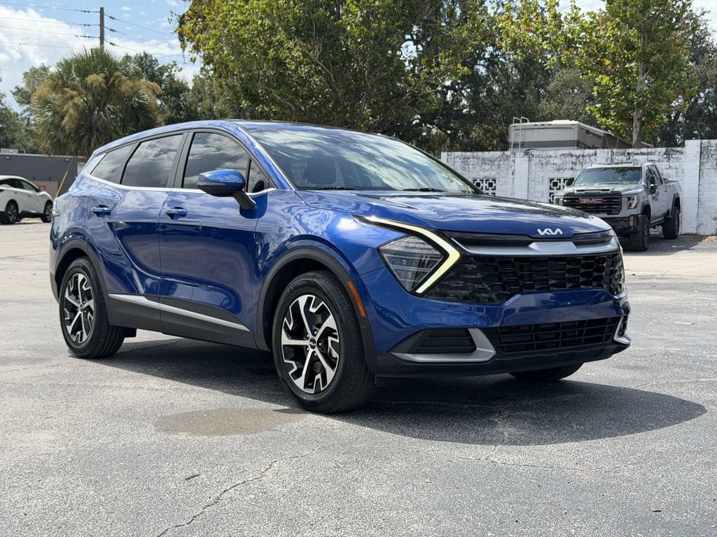 Certified 2024 Kia Sportage EX FWD image 2