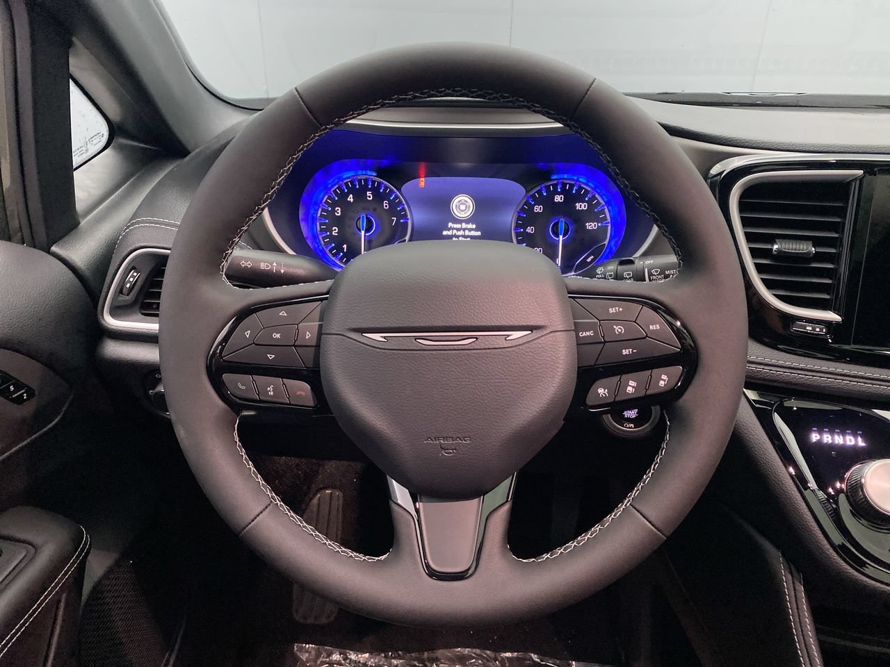 New 2027 Chrysler Pacifica Limited AWD/4WD image 16