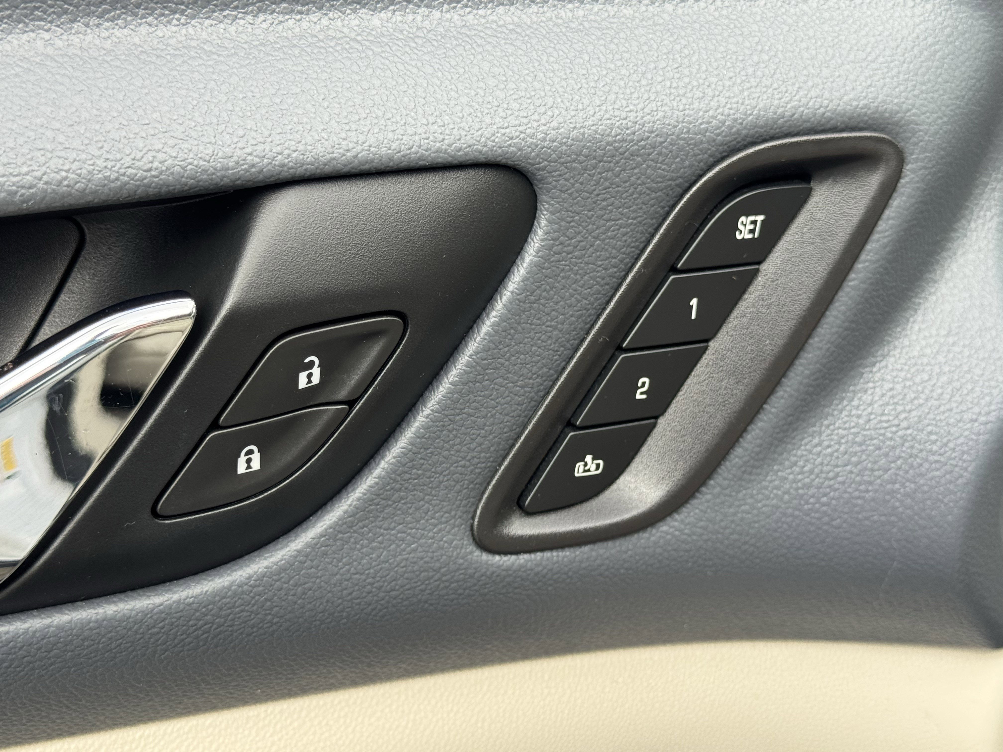 Used 2020 GMC Acadia Denali w/ Technology Package image 25