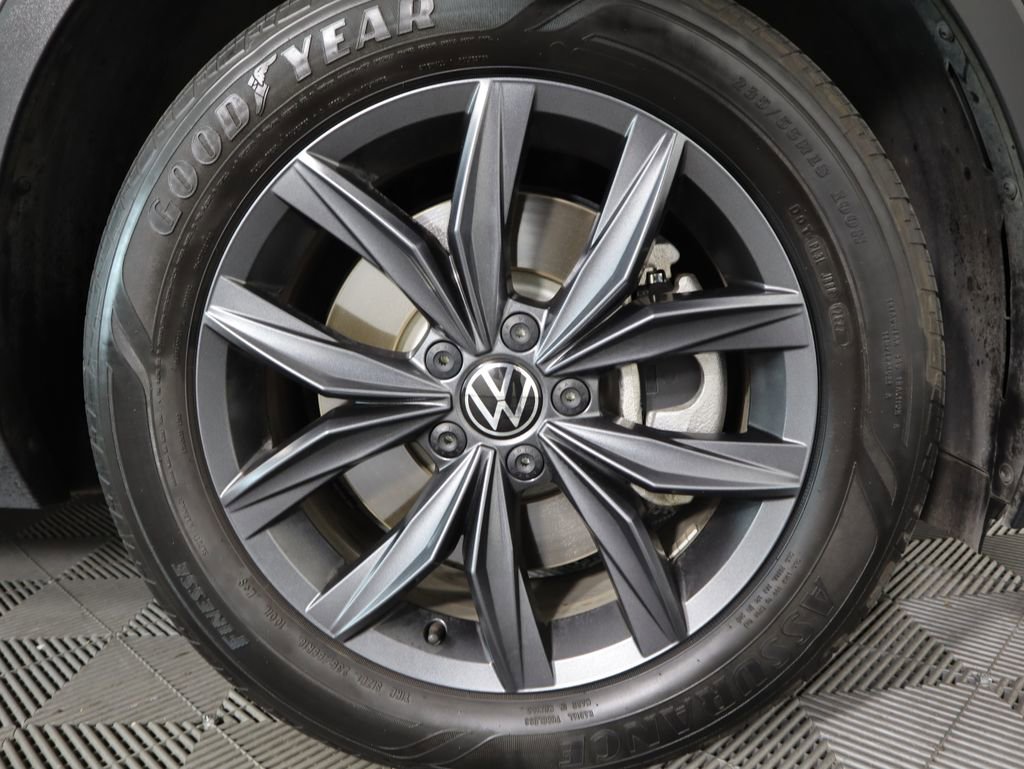 Used 2022 Volkswagen Tiguan SE w/ Panoramic Sunroof Package image 31