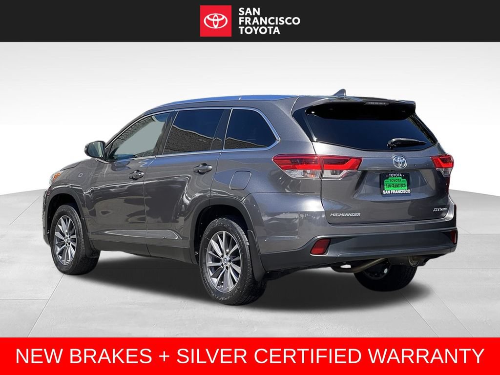 Certified 2019 Toyota Highlander XLE AWD/4WD image 3