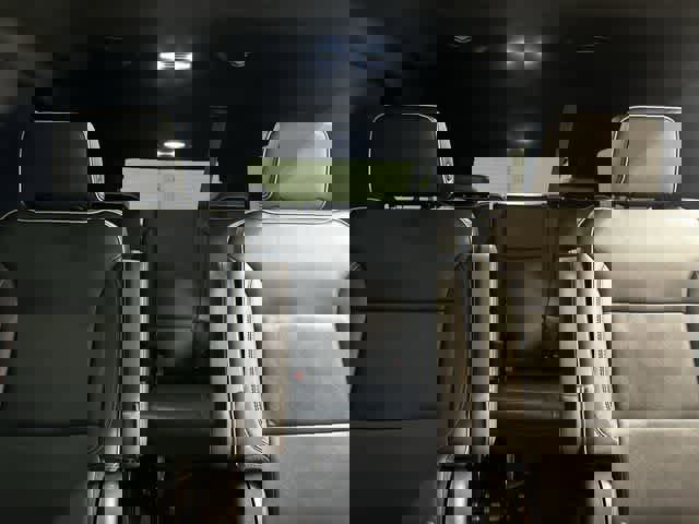 Used 2023 Chevrolet Suburban Premier image 14