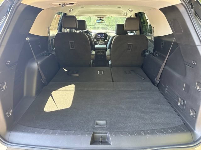 Used 2021 Chevrolet Traverse RS FWD image 28