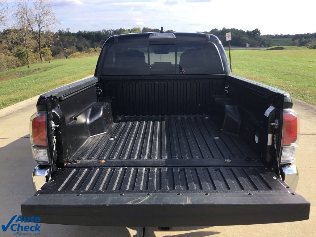 Used 2022 Toyota Tacoma TRD Off-Road image 5