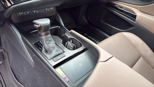 Certified 2023 Lexus ES 350 w/ Premium Package FWD image 28
