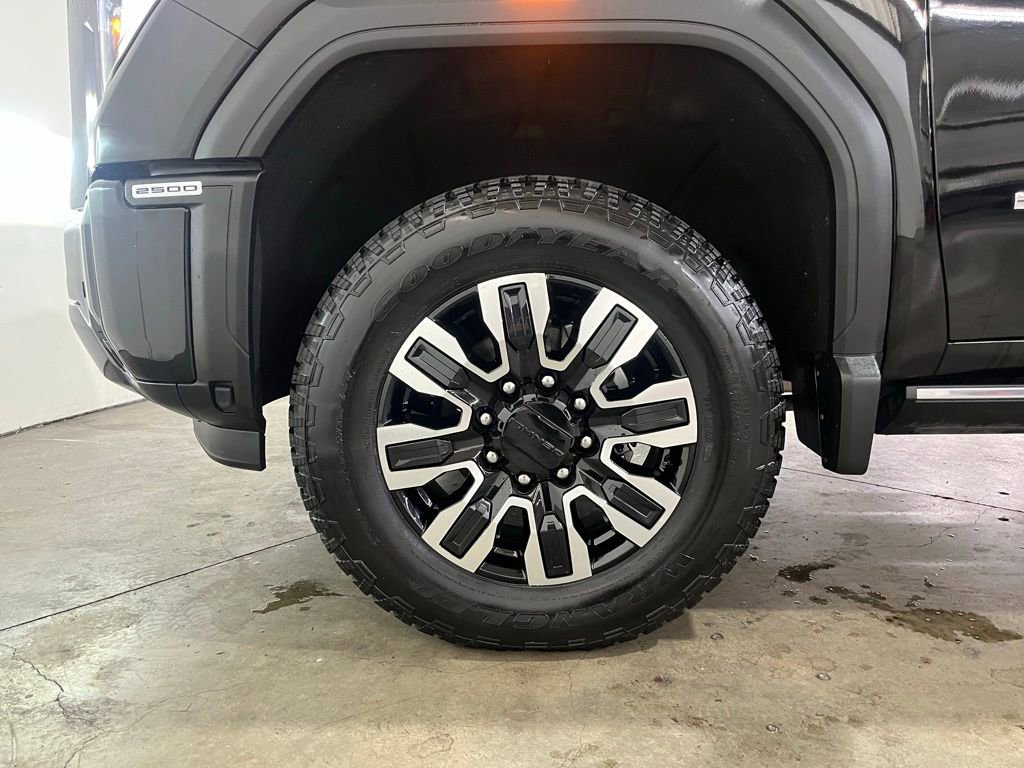 Used 2024 GMC Sierra 2500 Denali Ultimate AWD/4WD image 14
