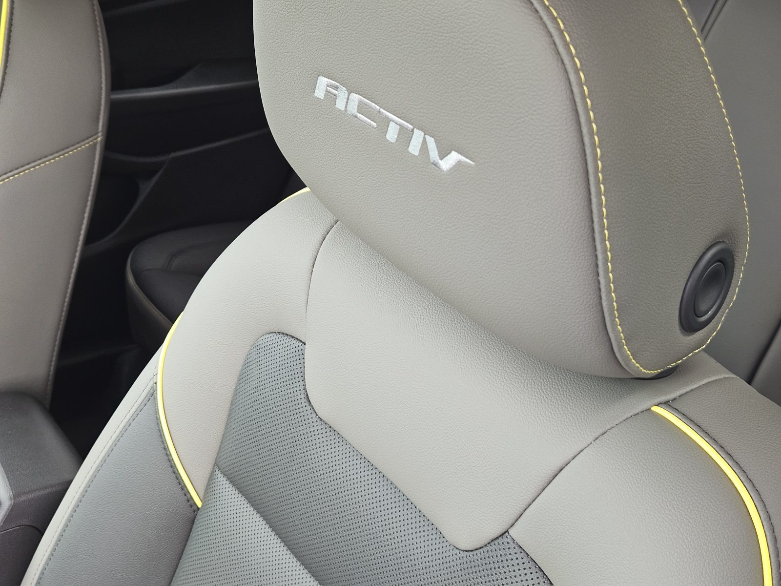 New 2026 Chevrolet Trax ACTIV w/ Driver Confidence Package FWD image 17