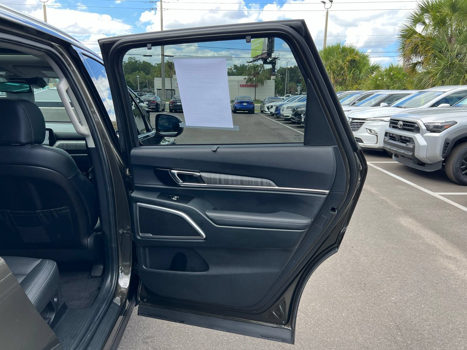 Used 2025 Kia Telluride EX w/ EX Captain's Chair Package FWD image 57