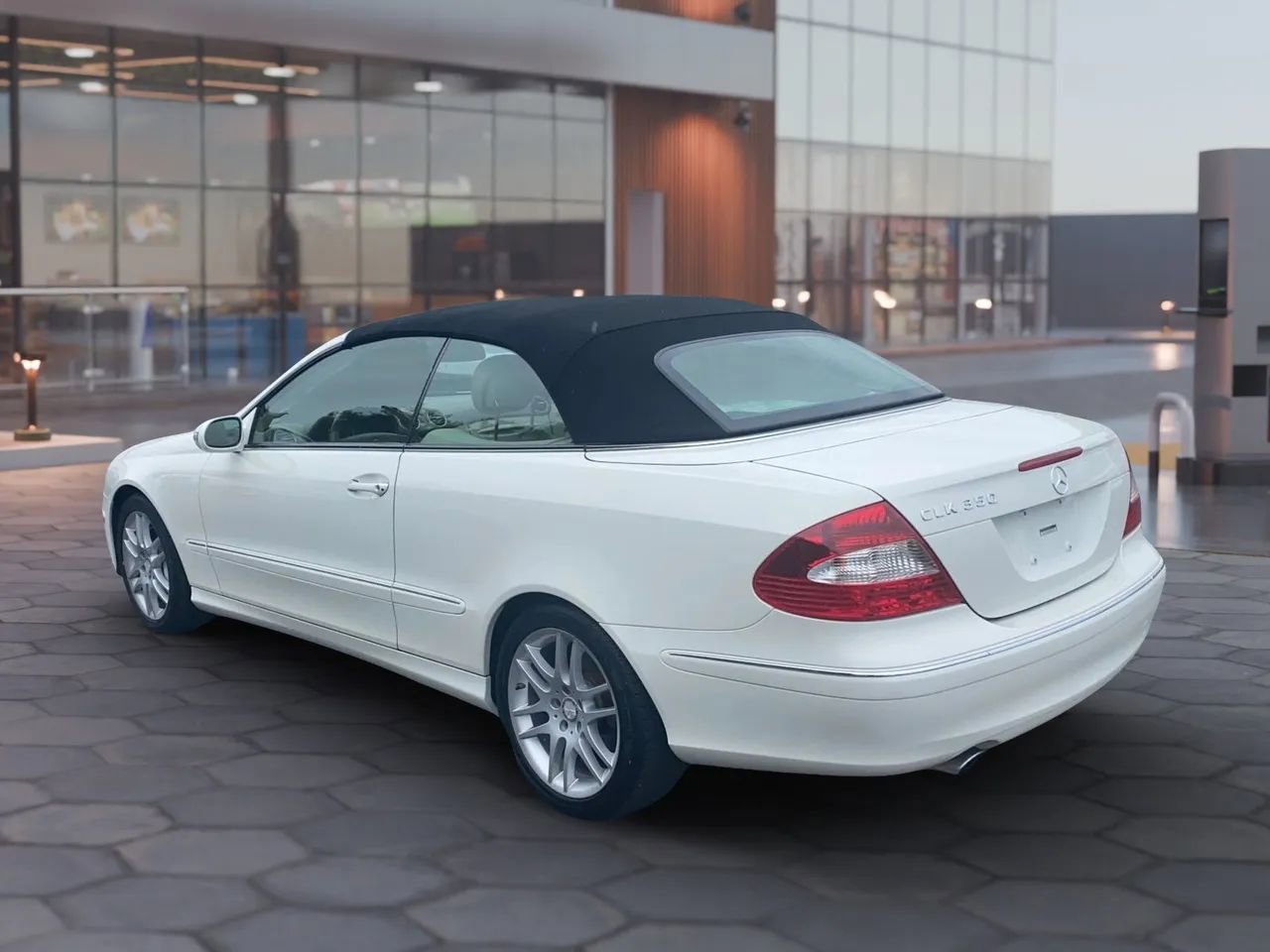 Used 2009 Mercedes-Benz CLK 350 Cabriolet image 11