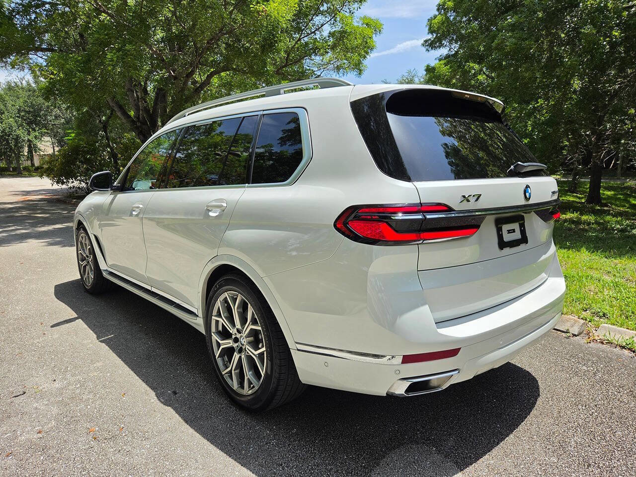Used 2026 BMW X7 xDrive40i AWD/4WD image 5