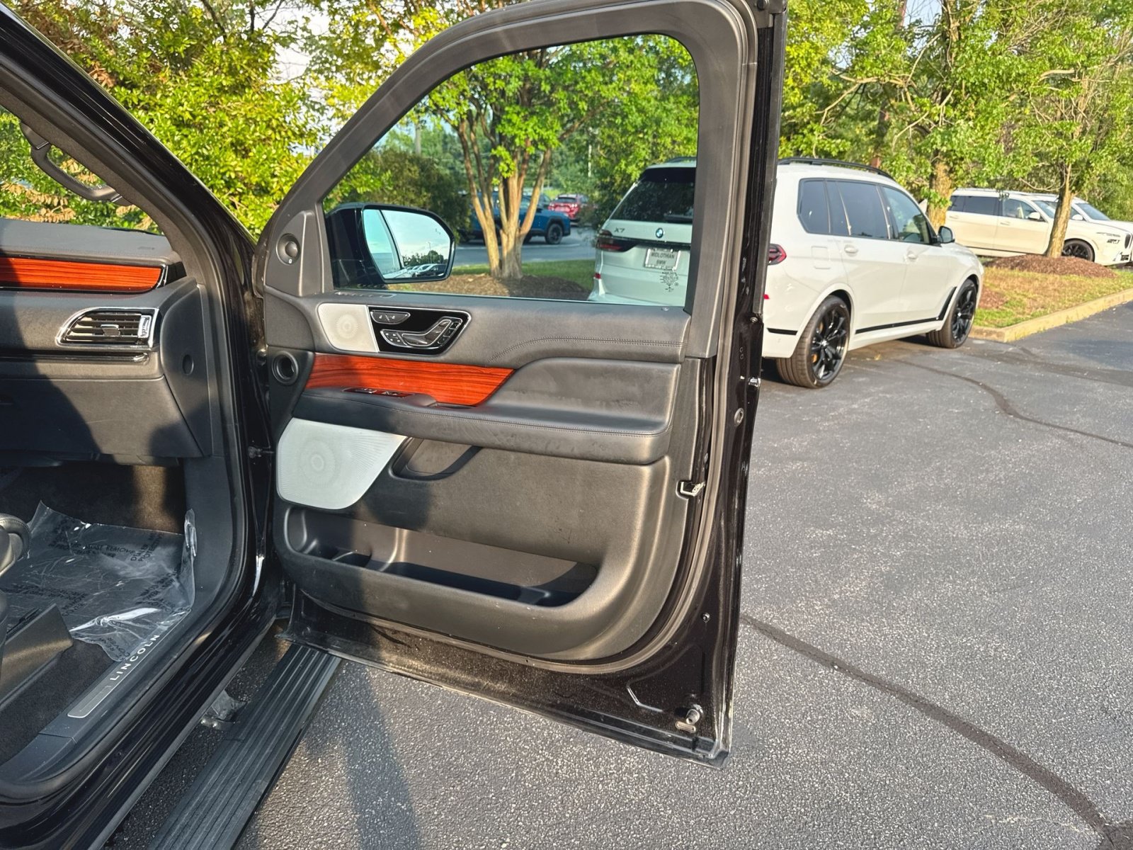 Used 2022 Lincoln Navigator L Reserve AWD/4WD image 39