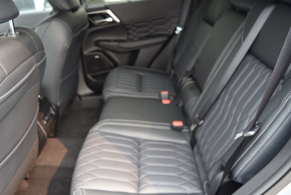 New 2026 Mitsubishi Outlander SEL AWD/4WD image 10