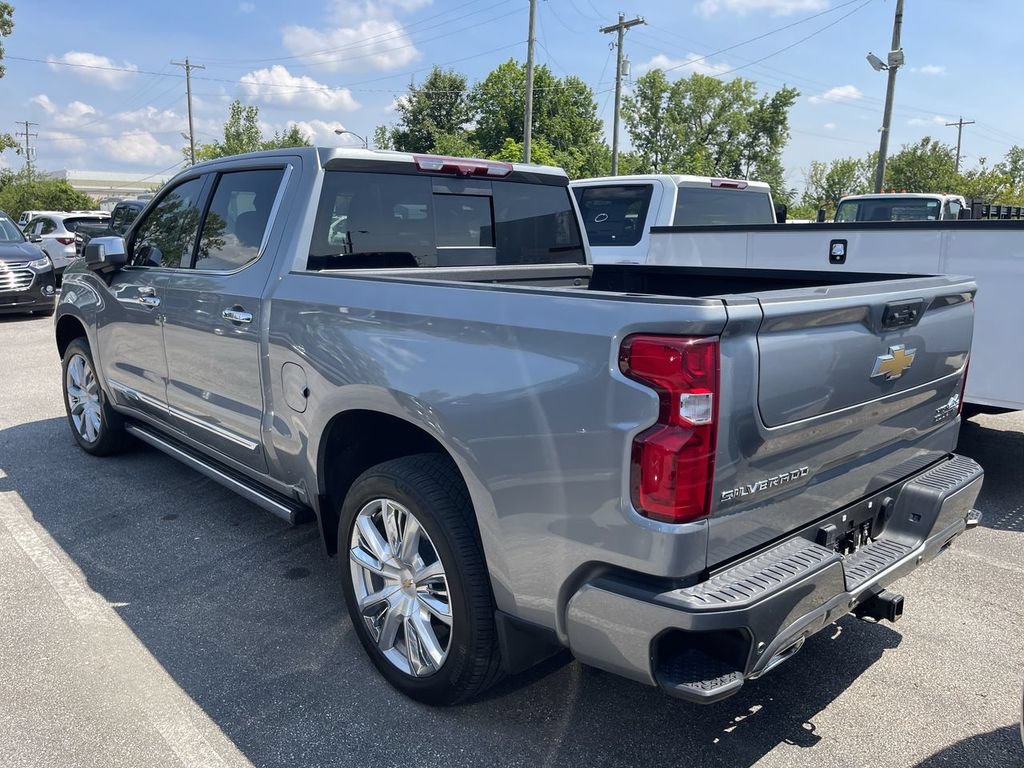 Used 2024 Chevrolet Silverado 1500 High Country AWD/4WD image 4