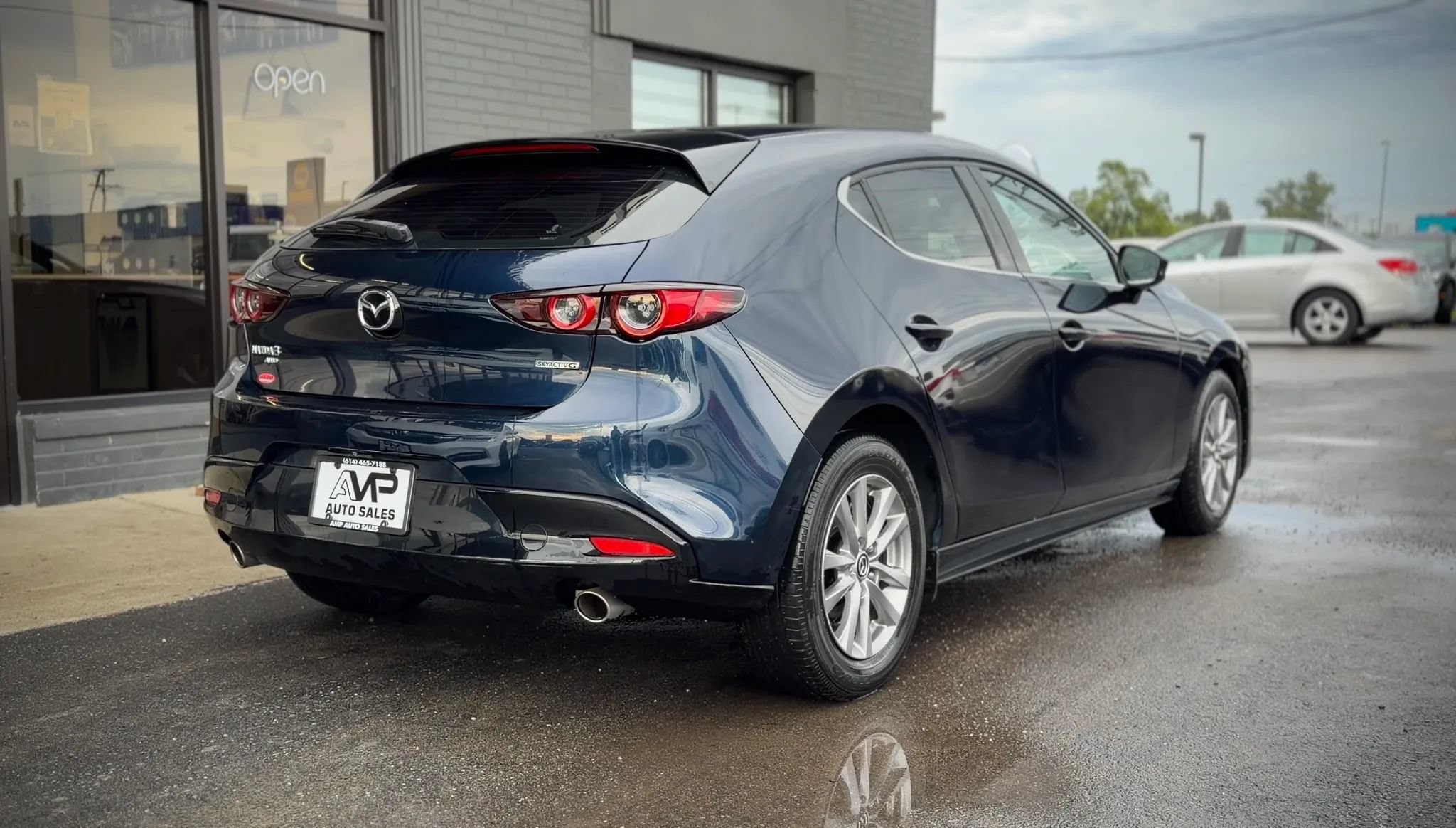 Used 2019 MAZDA MAZDA3 AWD Hatchback image 2