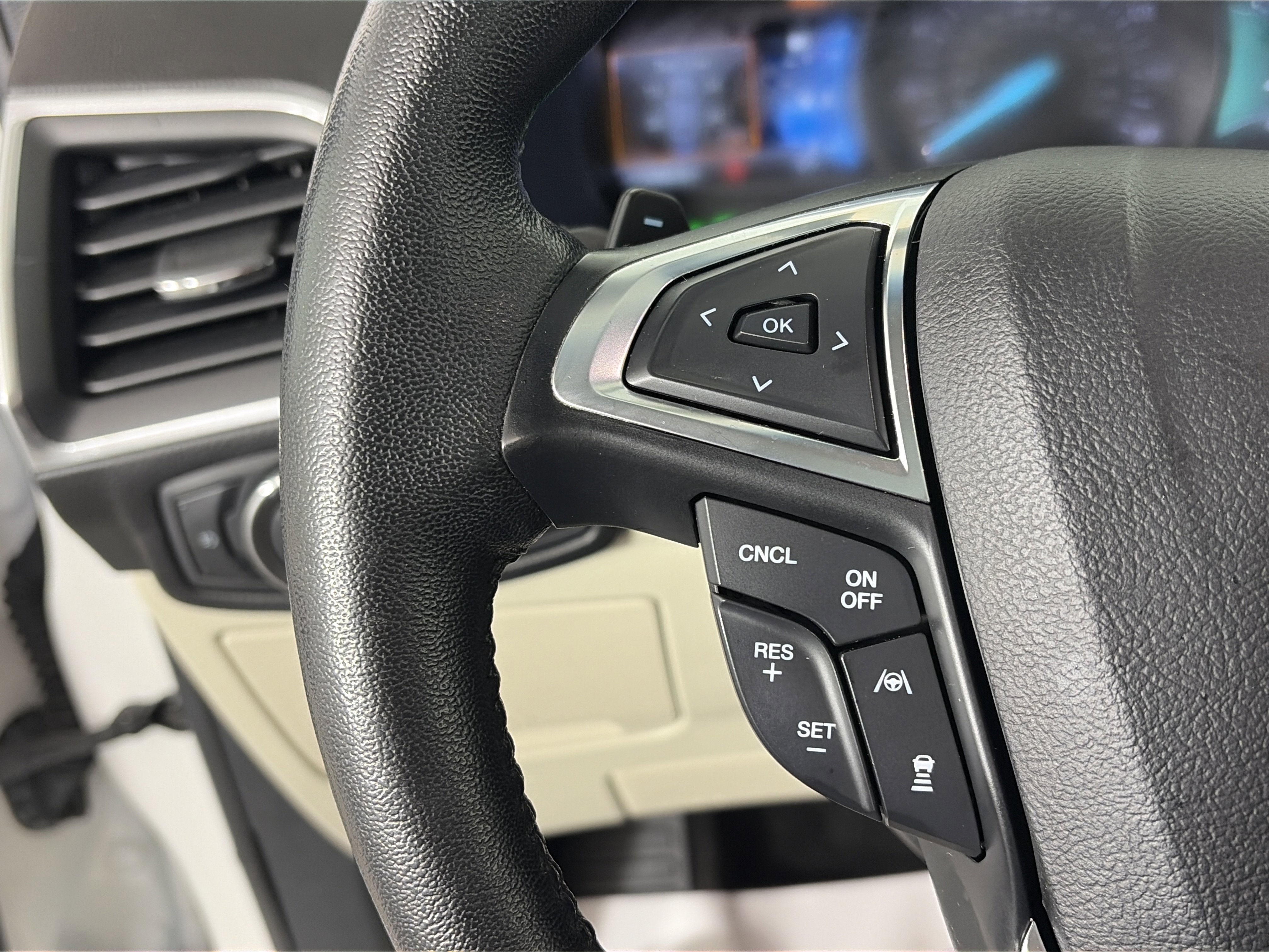 Used 2020 Ford Edge Titanium w/ Equipment Group 301A image 28