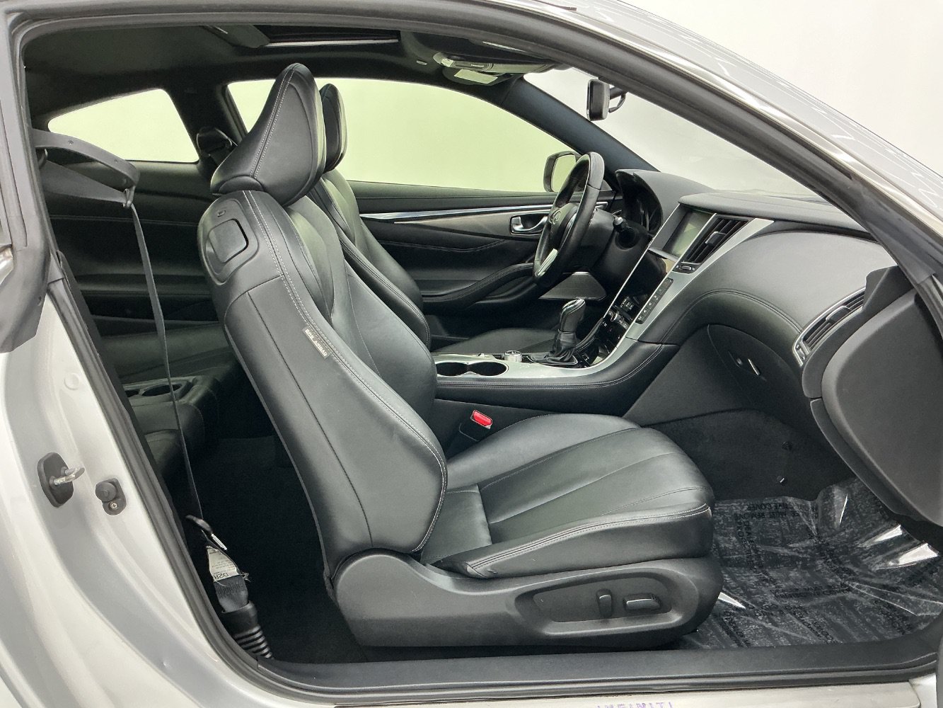 Used 2017 INFINITI Q60 3.0t w/ Premium Plus Package 3.0T AWD/4WD image 15