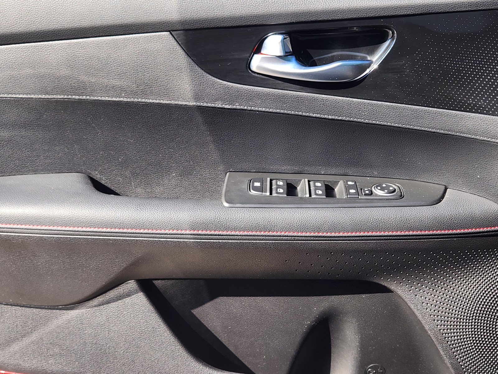 Used 2023 Kia Forte GT w/ GT2 Package FWD image 21