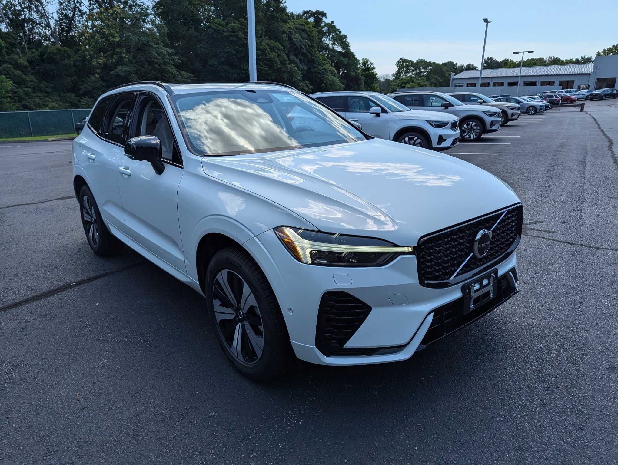 New 2025 Volvo XC60 T8 Plus w/ Protection Package Premier image 2
