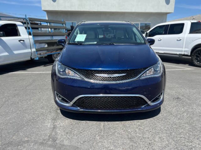 Used 2017 Chrysler Pacifica Touring-L w/ Tire & Wheel Group image 13
