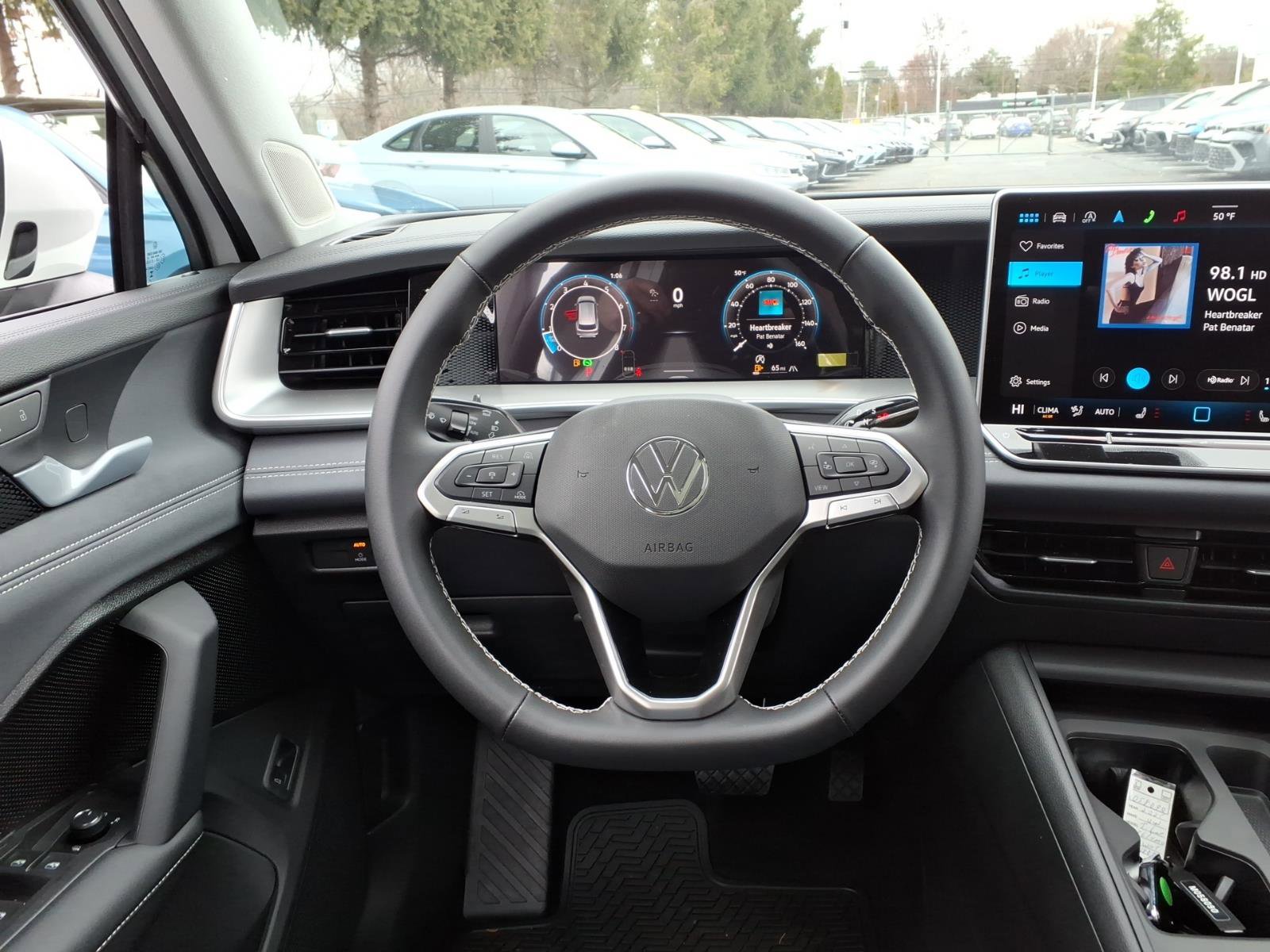 New 2025 Volkswagen Tiguan SE image 10