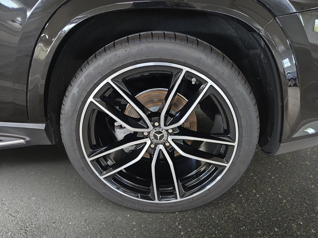 Used 2022 Mercedes-Benz GLS 450 4MATIC image 32