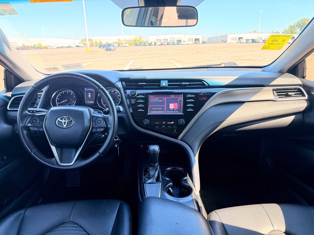 Used 2018 Toyota Camry SE FWD image 19