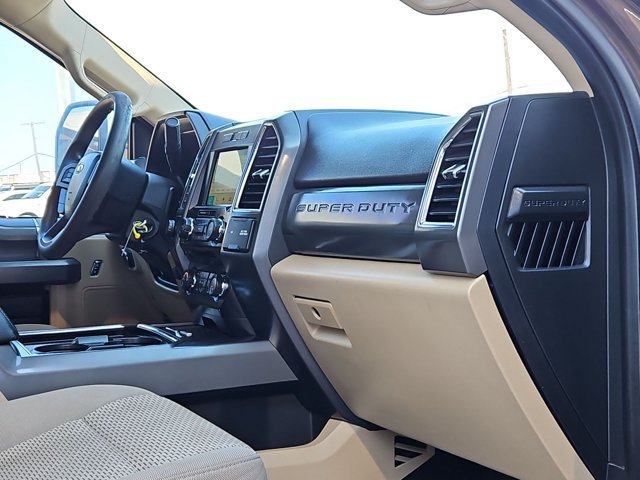 Used 2017 Ford F250 XLT w/ XLT Premium Package AWD/4WD image 18