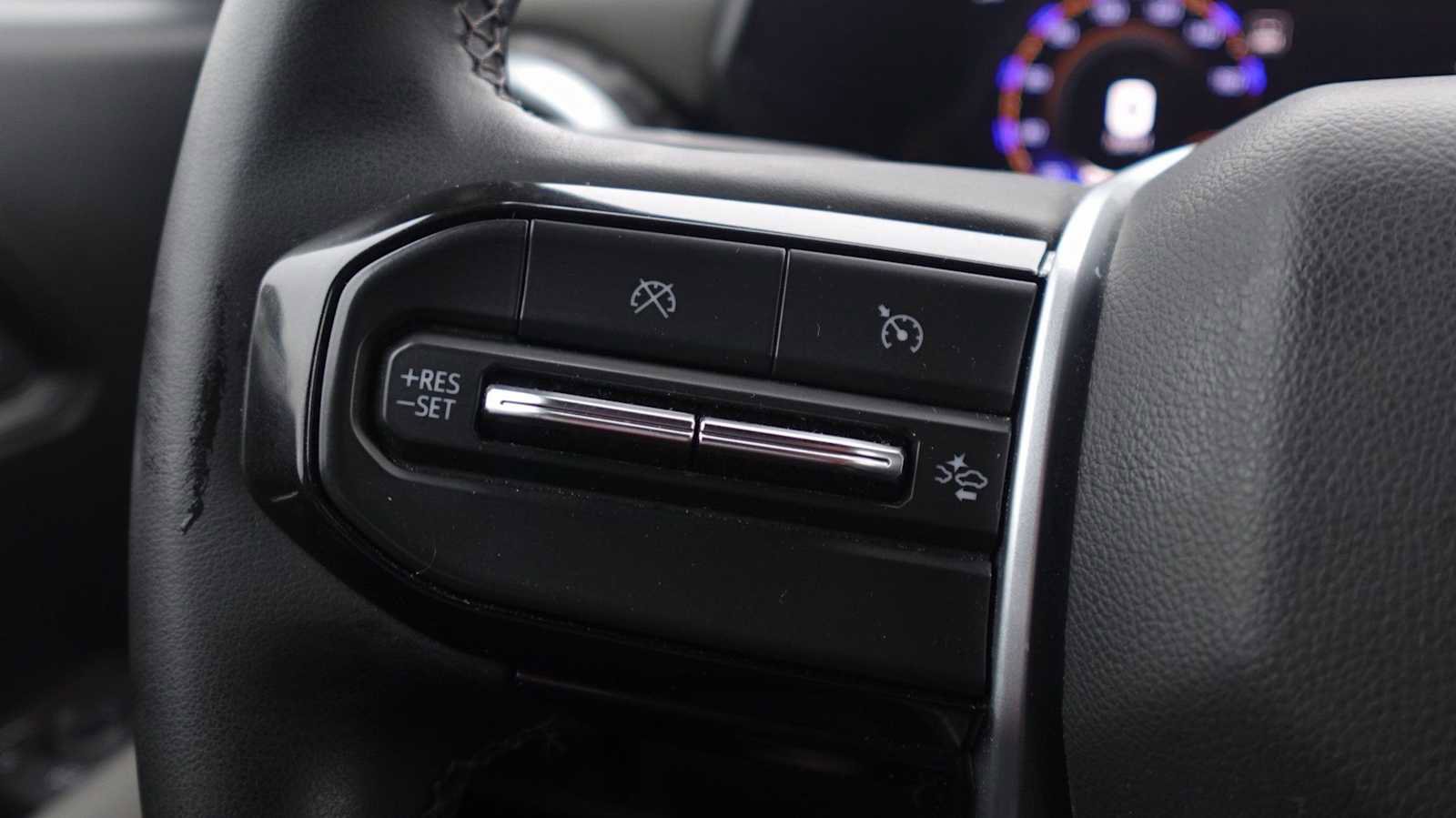 Used 2024 Chevrolet Colorado ZR2 w/ Technology Package AWD/4WD image 28